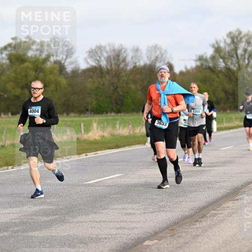 12.04.2026 - 45. Internationalen Wilhelmsburger Insellauf Dr. Thomas Lammeyer http://msf.ph/oto/9436462 12.04.2026 09:27:50 Laufen 4004, 3633, 2208 meine-sportfotos.de