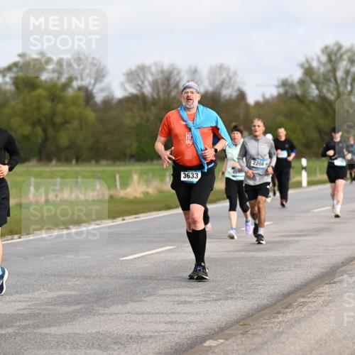 12.04.2026 - 45. Internationalen Wilhelmsburger Insellauf Dr. Thomas Lammeyer http://msf.ph/oto/9436469 12.04.2026 09:27:51 Laufen 4204, 3633, 2208, 4590 meine-sportfotos.de