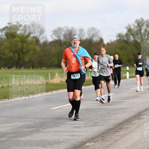 12.04.2026 - 45. Internationalen Wilhelmsburger Insellauf Dr. Thomas Lammeyer http://msf.ph/oto/9436471 12.04.2026 09:27:52 Laufen 4004, 3633, 45901, 2200 meine-sportfotos.de