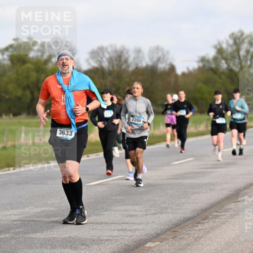 12.04.2026 - 45. Internationalen Wilhelmsburger Insellauf Dr. Thomas Lammeyer http://msf.ph/oto/9436478 12.04.2026 09:27:53 Laufen 2208, 3633 meine-sportfotos.de