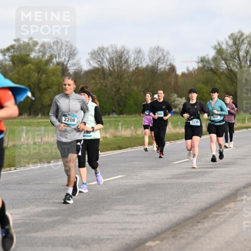 12.04.2026 - 45. Internationalen Wilhelmsburger Insellauf Dr. Thomas Lammeyer http://msf.ph/oto/9436486 12.04.2026 09:27:55 Laufen 3633, 2208, 590, 37, 2565, 3537, 3398, 2336, 14 meine-sportfotos.de