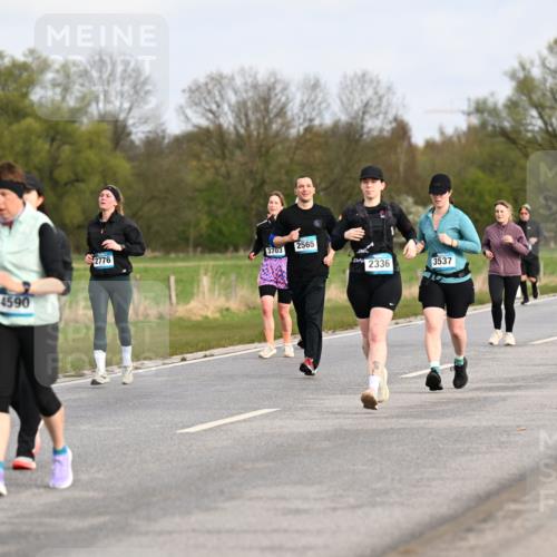 12.04.2026 - 45. Internationalen Wilhelmsburger Insellauf Dr. Thomas Lammeyer http://msf.ph/oto/9436492 12.04.2026 09:27:56 Laufen 2208, 4590, 2565, 2776, 3703, 2336, 3398, 3537, 3715 meine-sportfotos.de