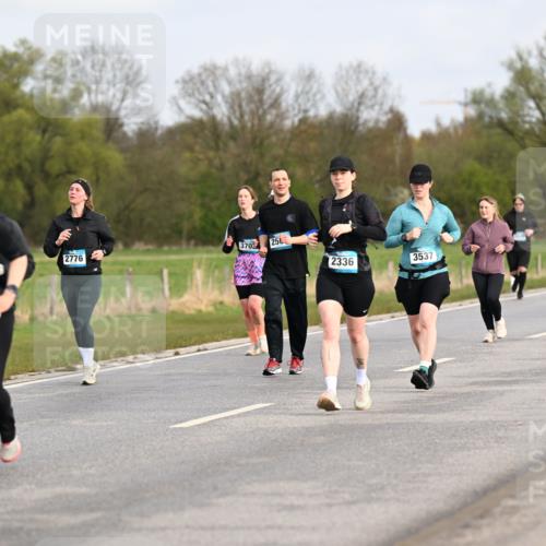 12.04.2026 - 45. Internationalen Wilhelmsburger Insellauf Dr. Thomas Lammeyer http://msf.ph/oto/9436493 12.04.2026 09:27:56 Laufen 4590, 2776, 3703, 256, 3398, 2336, 3537 meine-sportfotos.de