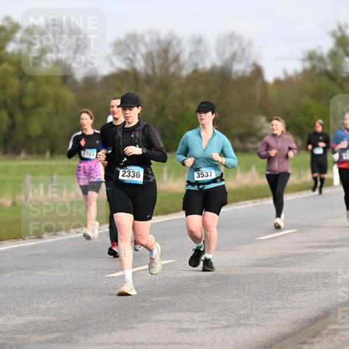 12.04.2026 - 45. Internationalen Wilhelmsburger Insellauf Dr. Thomas Lammeyer http://msf.ph/oto/9436502 12.04.2026 09:27:58 Laufen 3703, 2776, 2336, 3537 meine-sportfotos.de