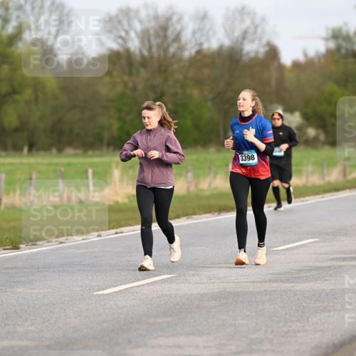 12.04.2026 - 45. Internationalen Wilhelmsburger Insellauf Dr. Thomas Lammeyer http://msf.ph/oto/9436520 12.04.2026 09:28:01 Laufen 537, 3398, 485, 3715 meine-sportfotos.de