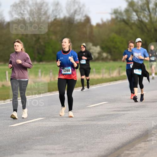 12.04.2026 - 45. Internationalen Wilhelmsburger Insellauf Dr. Thomas Lammeyer http://msf.ph/oto/9436521 12.04.2026 09:28:02 Laufen 3714, 3398, 3715 meine-sportfotos.de