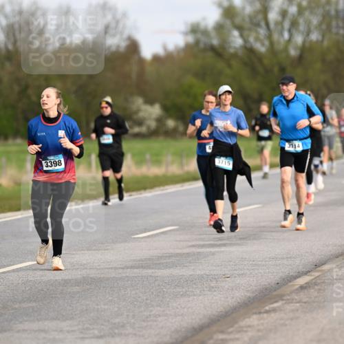 12.04.2026 - 45. Internationalen Wilhelmsburger Insellauf Dr. Thomas Lammeyer http://msf.ph/oto/9436524 12.04.2026 09:28:03 Laufen 3398, 4, 3715, 3714 meine-sportfotos.de