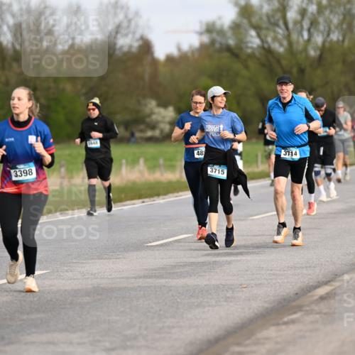 12.04.2026 - 45. Internationalen Wilhelmsburger Insellauf Dr. Thomas Lammeyer http://msf.ph/oto/9436528 12.04.2026 09:28:03 Laufen 3398, 5648, 48, 3715, 3714 meine-sportfotos.de