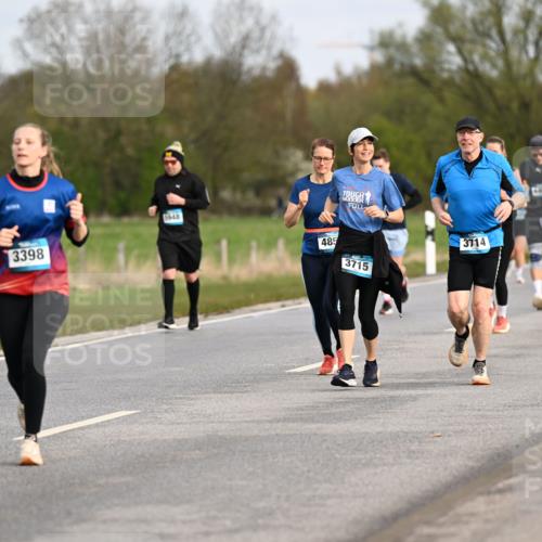 12.04.2026 - 45. Internationalen Wilhelmsburger Insellauf Dr. Thomas Lammeyer http://msf.ph/oto/9436533 12.04.2026 09:28:04 Laufen 3398, 5948, 485, 3714, 3715 meine-sportfotos.de
