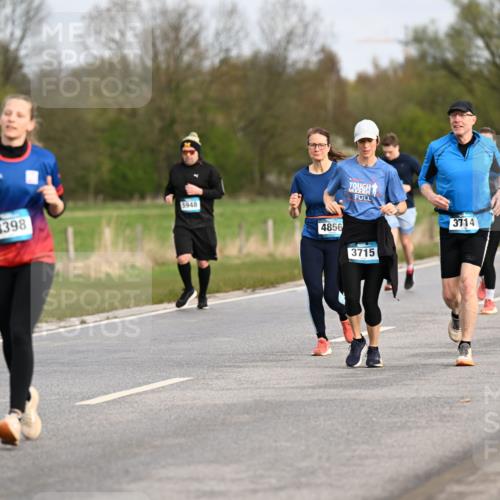 12.04.2026 - 45. Internationalen Wilhelmsburger Insellauf Dr. Thomas Lammeyer http://msf.ph/oto/9436538 12.04.2026 09:28:05 Laufen 3398, 5948, 4856, 3715, 3714 meine-sportfotos.de