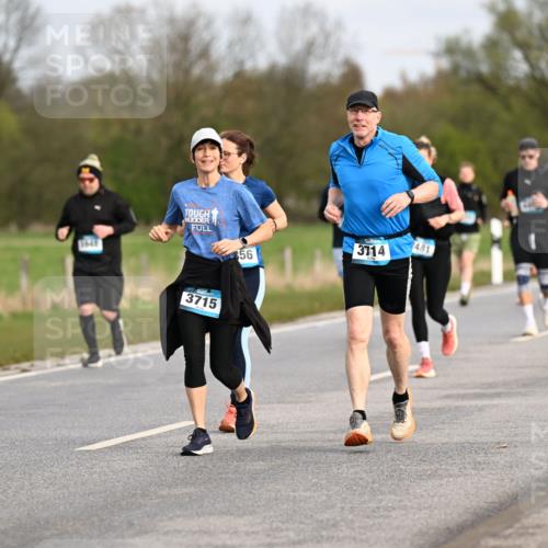 12.04.2026 - 45. Internationalen Wilhelmsburger Insellauf Dr. Thomas Lammeyer http://msf.ph/oto/9436550 12.04.2026 09:28:06 Laufen 3715, 356, 3714, 481 meine-sportfotos.de