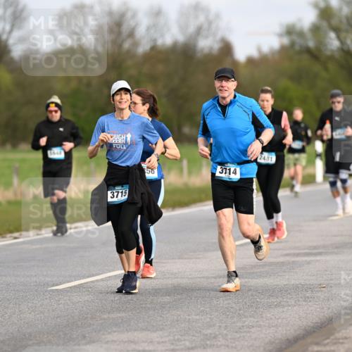 12.04.2026 - 45. Internationalen Wilhelmsburger Insellauf Dr. Thomas Lammeyer http://msf.ph/oto/9436551 12.04.2026 09:28:07 Laufen 3715, 50, 3714, 2481 meine-sportfotos.de