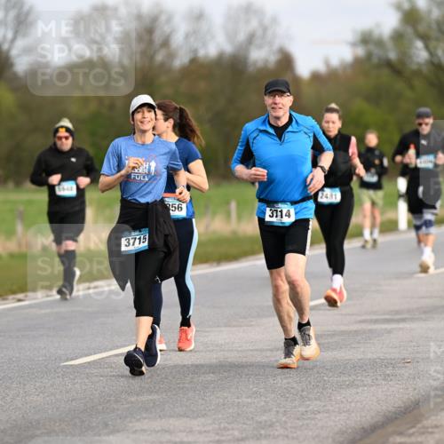 12.04.2026 - 45. Internationalen Wilhelmsburger Insellauf Dr. Thomas Lammeyer http://msf.ph/oto/9436552 12.04.2026 09:28:07 Laufen 71548, 3715, 356, 3714, 2481 meine-sportfotos.de