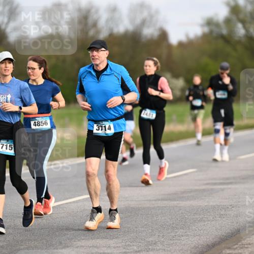 12.04.2026 - 45. Internationalen Wilhelmsburger Insellauf Dr. Thomas Lammeyer http://msf.ph/oto/9436558 12.04.2026 09:28:08 Laufen 3715, 4856, 3714, 2481 meine-sportfotos.de