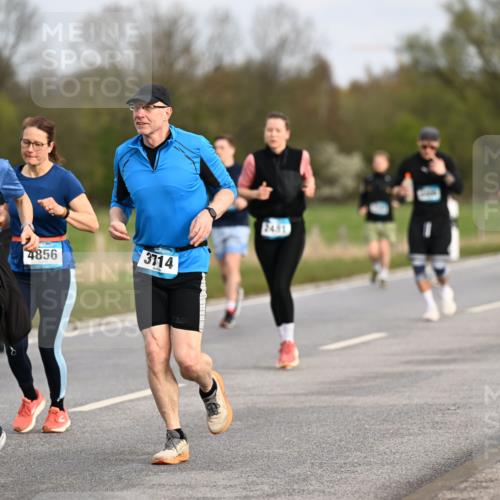 12.04.2026 - 45. Internationalen Wilhelmsburger Insellauf Dr. Thomas Lammeyer http://msf.ph/oto/9436560 12.04.2026 09:28:08 Laufen 371, 4856, 3714, 2431 meine-sportfotos.de