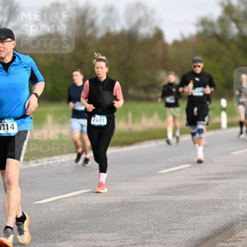12.04.2026 - 45. Internationalen Wilhelmsburger Insellauf Dr. Thomas Lammeyer http://msf.ph/oto/9436567 12.04.2026 09:28:09 Laufen 2481, 3714, 4856 meine-sportfotos.de