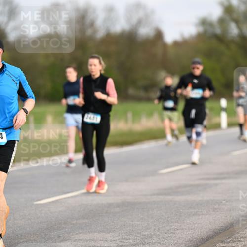12.04.2026 - 45. Internationalen Wilhelmsburger Insellauf Dr. Thomas Lammeyer http://msf.ph/oto/9436568 12.04.2026 09:28:09 Laufen 4856, 3714, 7411 meine-sportfotos.de