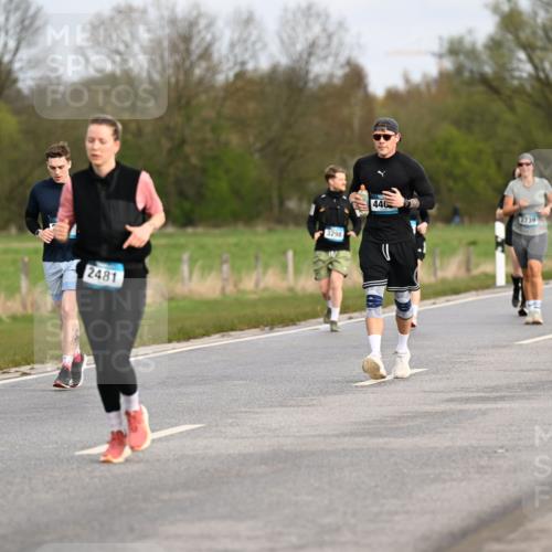 12.04.2026 - 45. Internationalen Wilhelmsburger Insellauf Dr. Thomas Lammeyer http://msf.ph/oto/9436574 12.04.2026 09:28:10 Laufen 2481, 3298, 440, 2739, 2165 meine-sportfotos.de