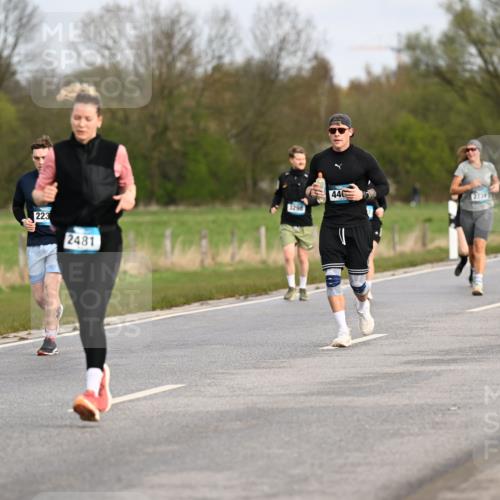 12.04.2026 - 45. Internationalen Wilhelmsburger Insellauf Dr. Thomas Lammeyer http://msf.ph/oto/9436575 12.04.2026 09:28:10 Laufen 223, 2481, 3298, 446, 2739, 165 meine-sportfotos.de