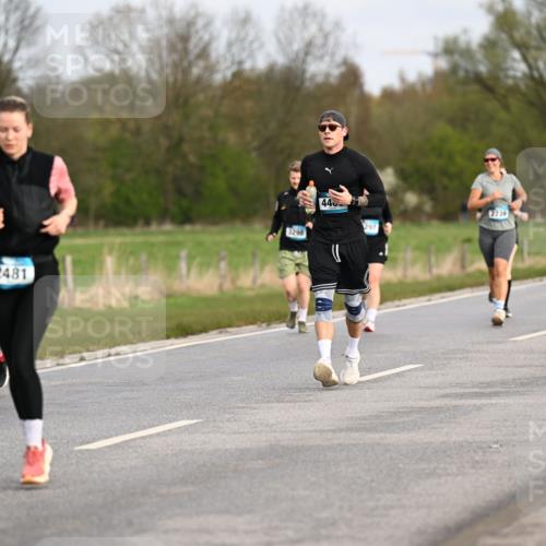 12.04.2026 - 45. Internationalen Wilhelmsburger Insellauf Dr. Thomas Lammeyer http://msf.ph/oto/9436580 12.04.2026 09:28:11 Laufen 2481, 3298, 446, 297, 2739, 2165 meine-sportfotos.de