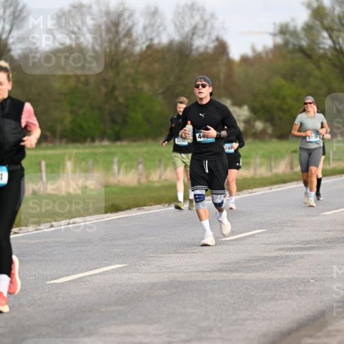 12.04.2026 - 45. Internationalen Wilhelmsburger Insellauf Dr. Thomas Lammeyer http://msf.ph/oto/9436581 12.04.2026 09:28:11 Laufen 2481, 297, 2739, 165 meine-sportfotos.de
