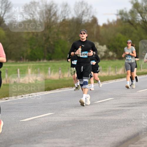 12.04.2026 - 45. Internationalen Wilhelmsburger Insellauf Dr. Thomas Lammeyer http://msf.ph/oto/9436583 12.04.2026 09:28:11 Laufen 2481, 4406, 2739, 2165 meine-sportfotos.de