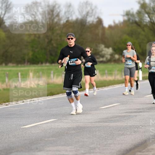 12.04.2026 - 45. Internationalen Wilhelmsburger Insellauf Dr. Thomas Lammeyer http://msf.ph/oto/9436587 12.04.2026 09:28:12 Laufen 440, 2739, 2165 meine-sportfotos.de
