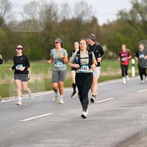 12.04.2026 - 45. Internationalen Wilhelmsburger Insellauf Dr. Thomas Lammeyer http://msf.ph/oto/9436609 12.04.2026 09:28:16 Laufen 3298, 3297, 2739, 2165, 2726 meine-sportfotos.de