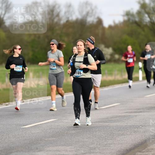 12.04.2026 - 45. Internationalen Wilhelmsburger Insellauf Dr. Thomas Lammeyer http://msf.ph/oto/9436611 12.04.2026 09:28:17 Laufen 3297, 3298, 1739, 165, 23179, 2726 meine-sportfotos.de