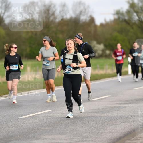 12.04.2026 - 45. Internationalen Wilhelmsburger Insellauf Dr. Thomas Lammeyer http://msf.ph/oto/9436612 12.04.2026 09:28:17 Laufen 3298, 3297, 2739, 165, 2726 meine-sportfotos.de