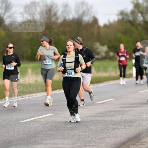 12.04.2026 - 45. Internationalen Wilhelmsburger Insellauf Dr. Thomas Lammeyer http://msf.ph/oto/9436613 12.04.2026 09:28:17 Laufen 3297, 3298, 2739, 2165, 2726 meine-sportfotos.de
