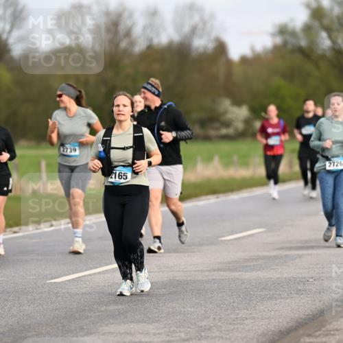 12.04.2026 - 45. Internationalen Wilhelmsburger Insellauf Dr. Thomas Lammeyer http://msf.ph/oto/9436618 12.04.2026 09:28:18 Laufen 3298, 3297, 2739, 2726, 2165 meine-sportfotos.de