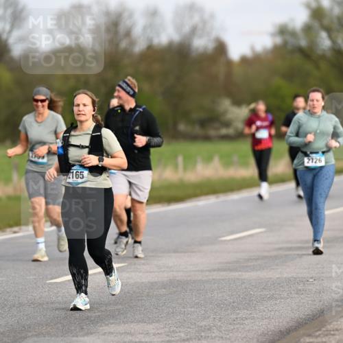 12.04.2026 - 45. Internationalen Wilhelmsburger Insellauf Dr. Thomas Lammeyer http://msf.ph/oto/9436620 12.04.2026 09:28:18 Laufen 3297, 2165, 2726 meine-sportfotos.de
