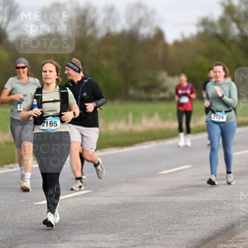 12.04.2026 - 45. Internationalen Wilhelmsburger Insellauf Dr. Thomas Lammeyer http://msf.ph/oto/9436622 12.04.2026 09:28:18 Laufen 329, 2165, 2726 meine-sportfotos.de