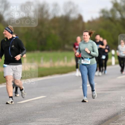 12.04.2026 - 45. Internationalen Wilhelmsburger Insellauf Dr. Thomas Lammeyer http://msf.ph/oto/9436629 12.04.2026 09:28:20 Laufen 2165, 2126 meine-sportfotos.de