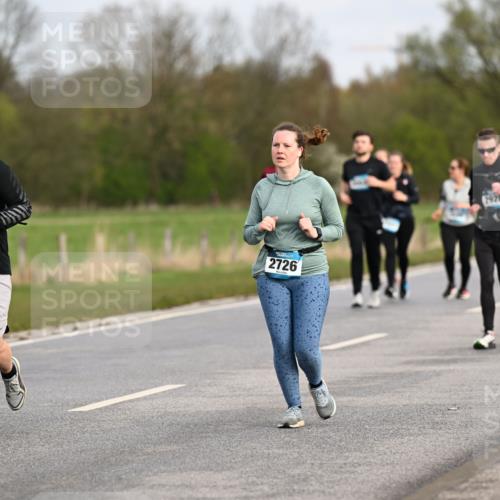 12.04.2026 - 45. Internationalen Wilhelmsburger Insellauf Dr. Thomas Lammeyer http://msf.ph/oto/9436635 12.04.2026 09:28:21 Laufen 2726, 7811 meine-sportfotos.de