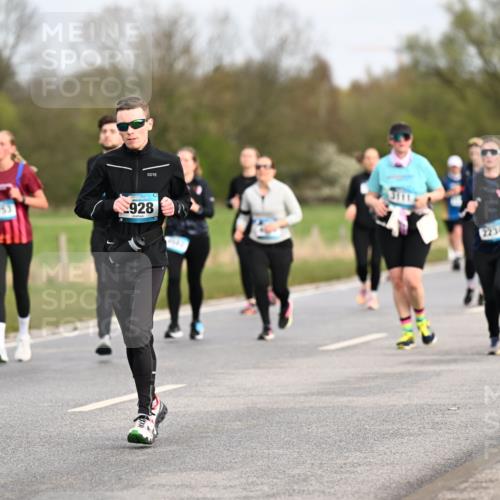 12.04.2026 - 45. Internationalen Wilhelmsburger Insellauf Dr. Thomas Lammeyer http://msf.ph/oto/9436665 12.04.2026 09:28:25 Laufen 2753, 928, 2234 meine-sportfotos.de