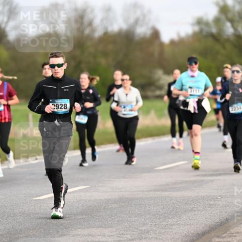 12.04.2026 - 45. Internationalen Wilhelmsburger Insellauf Dr. Thomas Lammeyer http://msf.ph/oto/9436666 12.04.2026 09:28:26 Laufen 2928, 2045, 2234 meine-sportfotos.de