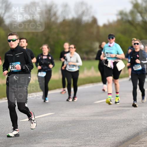 12.04.2026 - 45. Internationalen Wilhelmsburger Insellauf Dr. Thomas Lammeyer http://msf.ph/oto/9436669 12.04.2026 09:28:26 Laufen 2753, 292, 2234 meine-sportfotos.de
