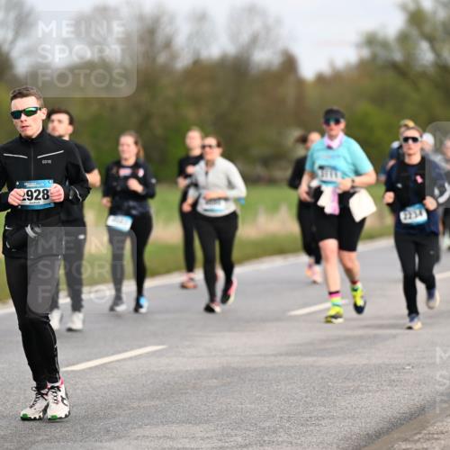 12.04.2026 - 45. Internationalen Wilhelmsburger Insellauf Dr. Thomas Lammeyer http://msf.ph/oto/9436670 12.04.2026 09:28:26 Laufen 2928 meine-sportfotos.de