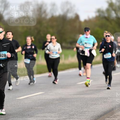 12.04.2026 - 45. Internationalen Wilhelmsburger Insellauf Dr. Thomas Lammeyer http://msf.ph/oto/9436672 12.04.2026 09:28:26 Laufen 375, 2928 meine-sportfotos.de