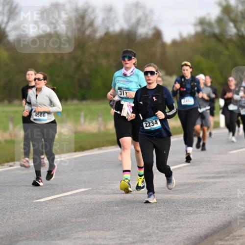 12.04.2026 - 45. Internationalen Wilhelmsburger Insellauf Dr. Thomas Lammeyer http://msf.ph/oto/9436687 12.04.2026 09:28:28 Laufen 4582, 4586, 31, 2234, 2452, 2528 meine-sportfotos.de