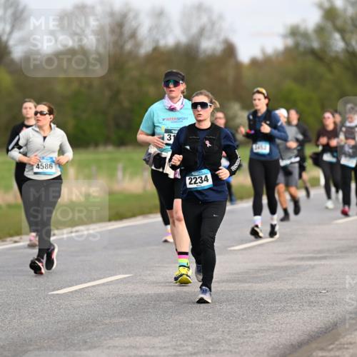 12.04.2026 - 45. Internationalen Wilhelmsburger Insellauf Dr. Thomas Lammeyer http://msf.ph/oto/9436688 12.04.2026 09:28:29 Laufen 4582, 4586, 31, 2528, 2234 meine-sportfotos.de