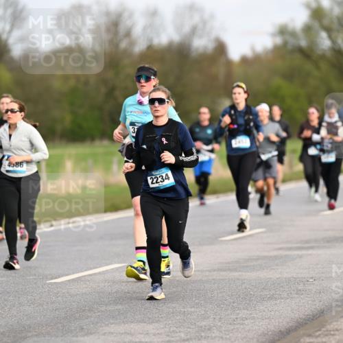 12.04.2026 - 45. Internationalen Wilhelmsburger Insellauf Dr. Thomas Lammeyer http://msf.ph/oto/9436691 12.04.2026 09:28:29 Laufen 82, 4586, 3, 2234, 2528 meine-sportfotos.de