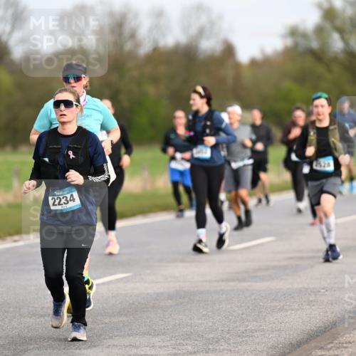 12.04.2026 - 45. Internationalen Wilhelmsburger Insellauf Dr. Thomas Lammeyer http://msf.ph/oto/9436698 12.04.2026 09:28:30 Laufen 4586, 2234, 1520 meine-sportfotos.de