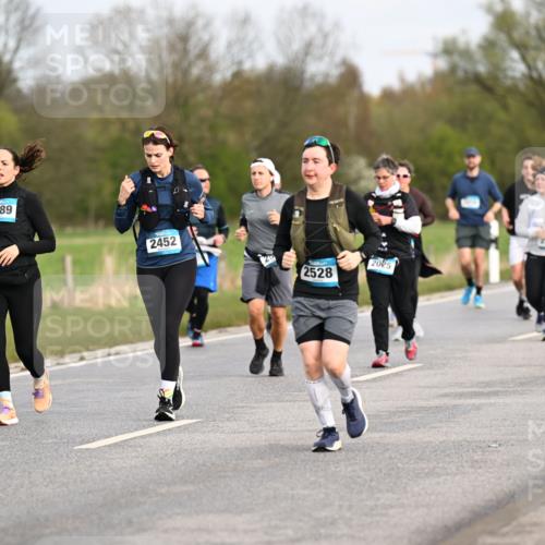 12.04.2026 - 45. Internationalen Wilhelmsburger Insellauf Dr. Thomas Lammeyer http://msf.ph/oto/9436711 12.04.2026 09:28:32 Laufen 2489, 2452, 2528, 2025, 196, 2526 meine-sportfotos.de