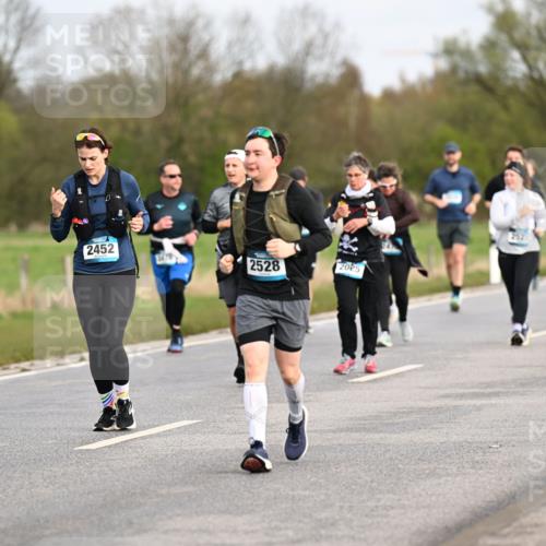 12.04.2026 - 45. Internationalen Wilhelmsburger Insellauf Dr. Thomas Lammeyer http://msf.ph/oto/9436715 12.04.2026 09:28:33 Laufen 2489, 2452, 2528, 2025, 2521, 2526 meine-sportfotos.de