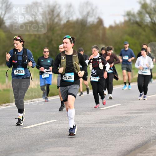 12.04.2026 - 45. Internationalen Wilhelmsburger Insellauf Dr. Thomas Lammeyer http://msf.ph/oto/9436717 12.04.2026 09:28:33 Laufen 2489, 2452, 5470, 2528, 2025, 2526 meine-sportfotos.de
