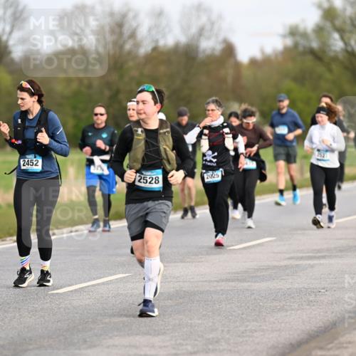 12.04.2026 - 45. Internationalen Wilhelmsburger Insellauf Dr. Thomas Lammeyer http://msf.ph/oto/9436718 12.04.2026 09:28:33 Laufen 2489, 2452, 2528, 2025, 2526 meine-sportfotos.de