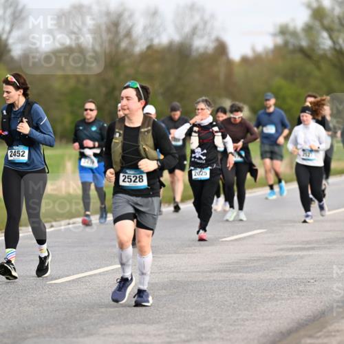 12.04.2026 - 45. Internationalen Wilhelmsburger Insellauf Dr. Thomas Lammeyer http://msf.ph/oto/9436719 12.04.2026 09:28:33 Laufen 2489, 2452, 2528, 2025, 2526 meine-sportfotos.de